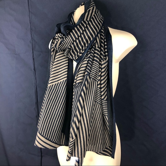 BNWT-SilkBlend Soft,Cozy GeoPrint Scarf/Shawl/Wrap - Picture 5 of 8